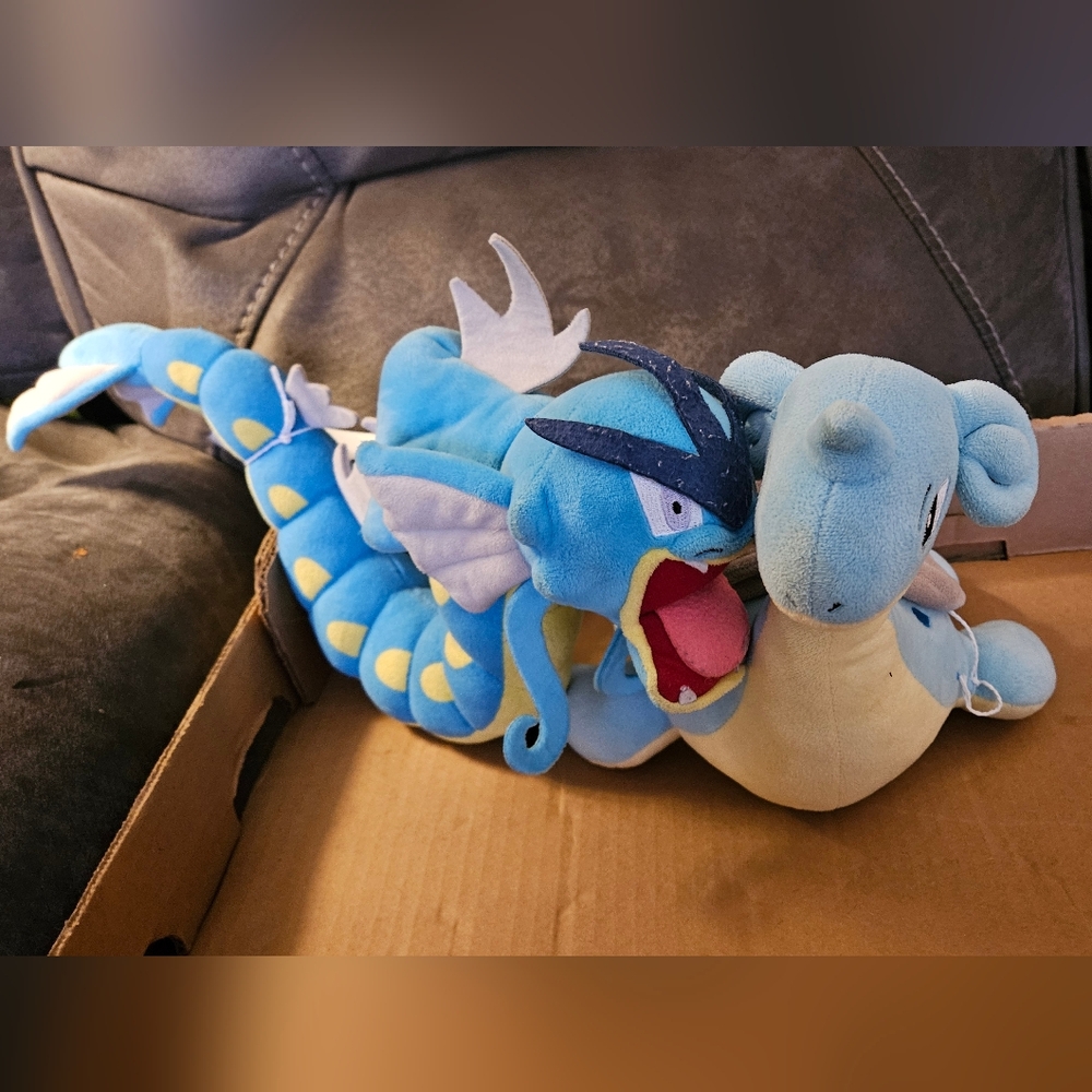 Pokémon - Gyarados & Lapras Plush Toys